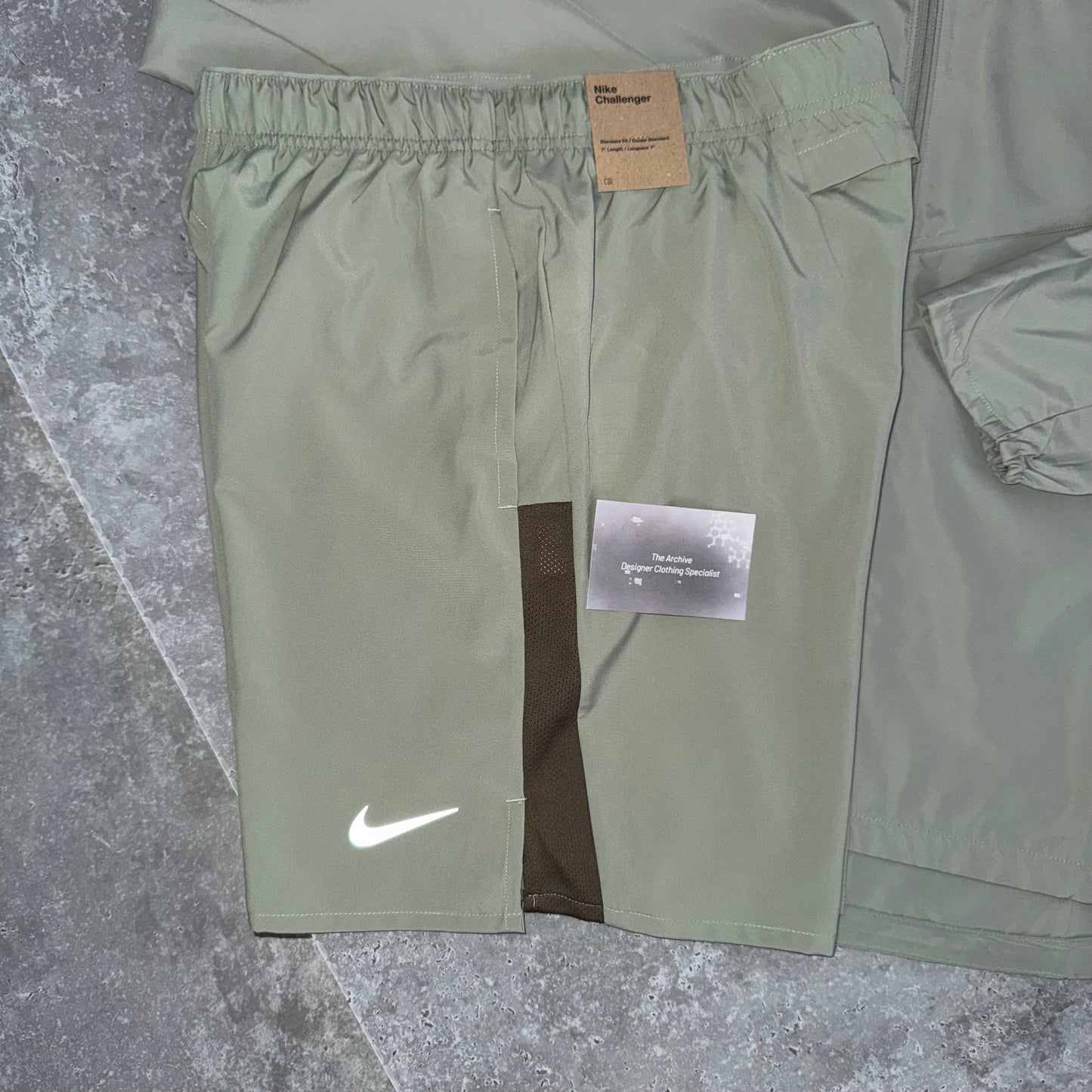 Nike Olive Aura Repel Set