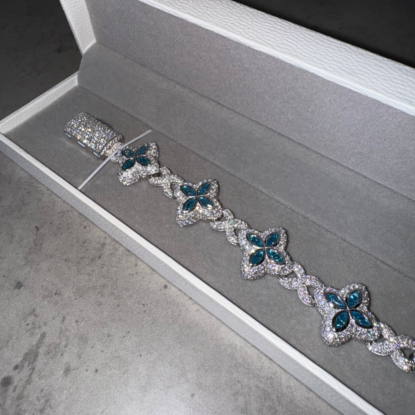 VVS Silver & Blue Diamond Clover Bracelet