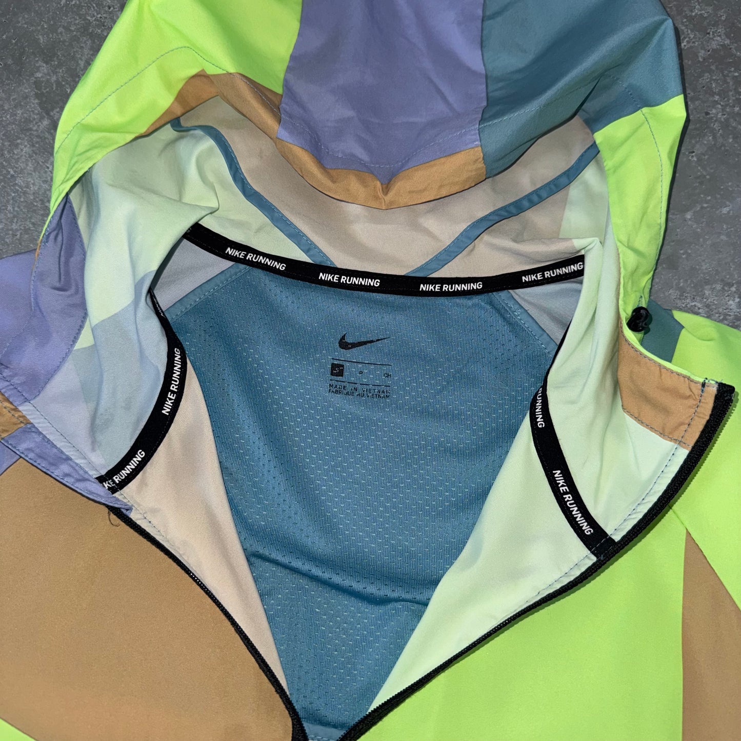 Nike Panel Wild Run Windbreaker