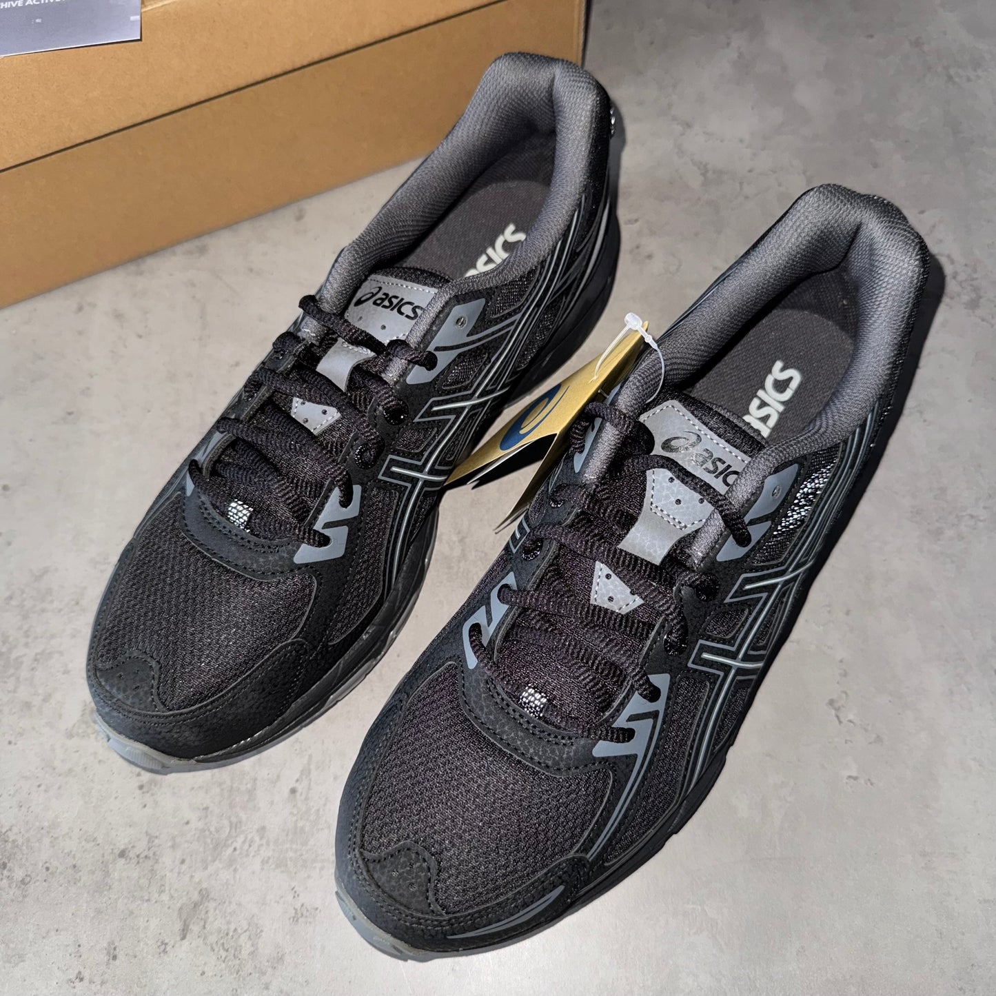 Asics Black Light Mint Gel Venture 6 Trainers