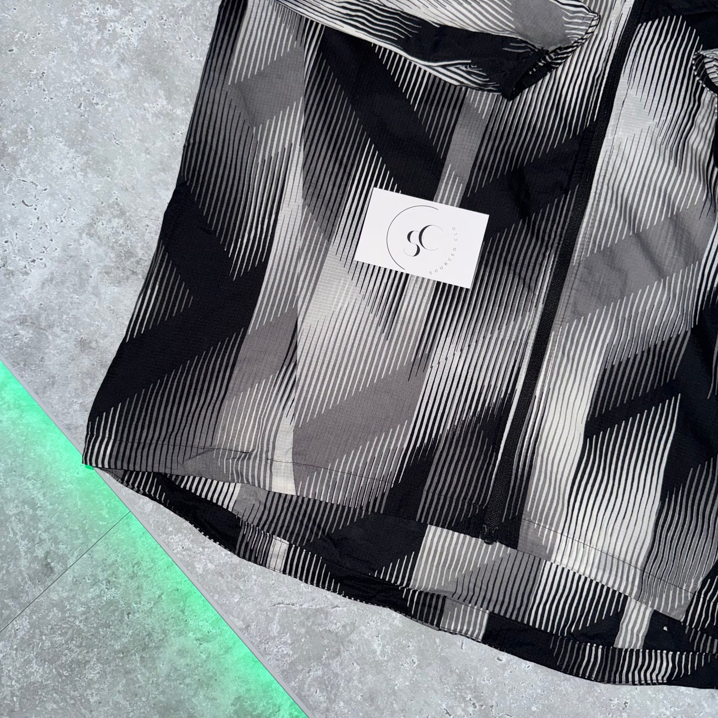 Nike Impossibly Light Pattern Windbreaker