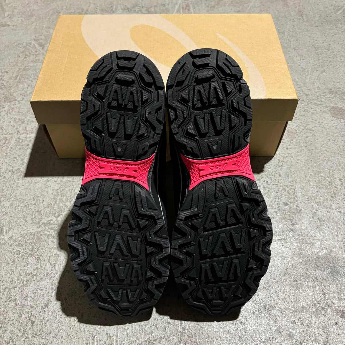 Asics Gel Venture 6 Obsidian Red Trainers