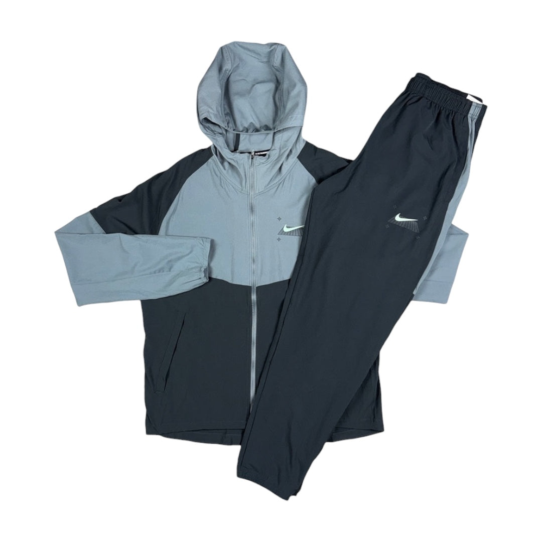 Nike Grey Performance Graphic Set