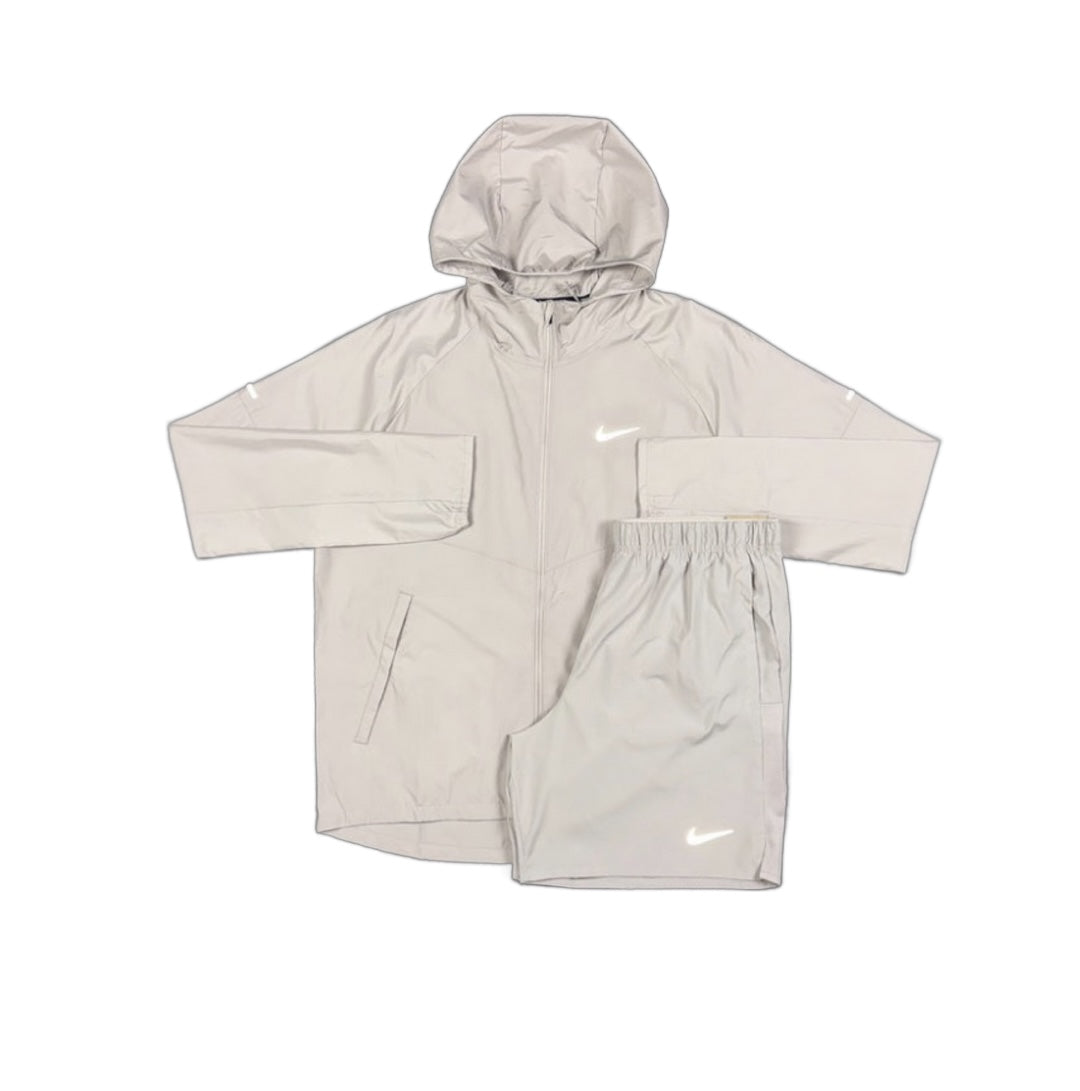 Nike Cream Repel Challenger Short Set