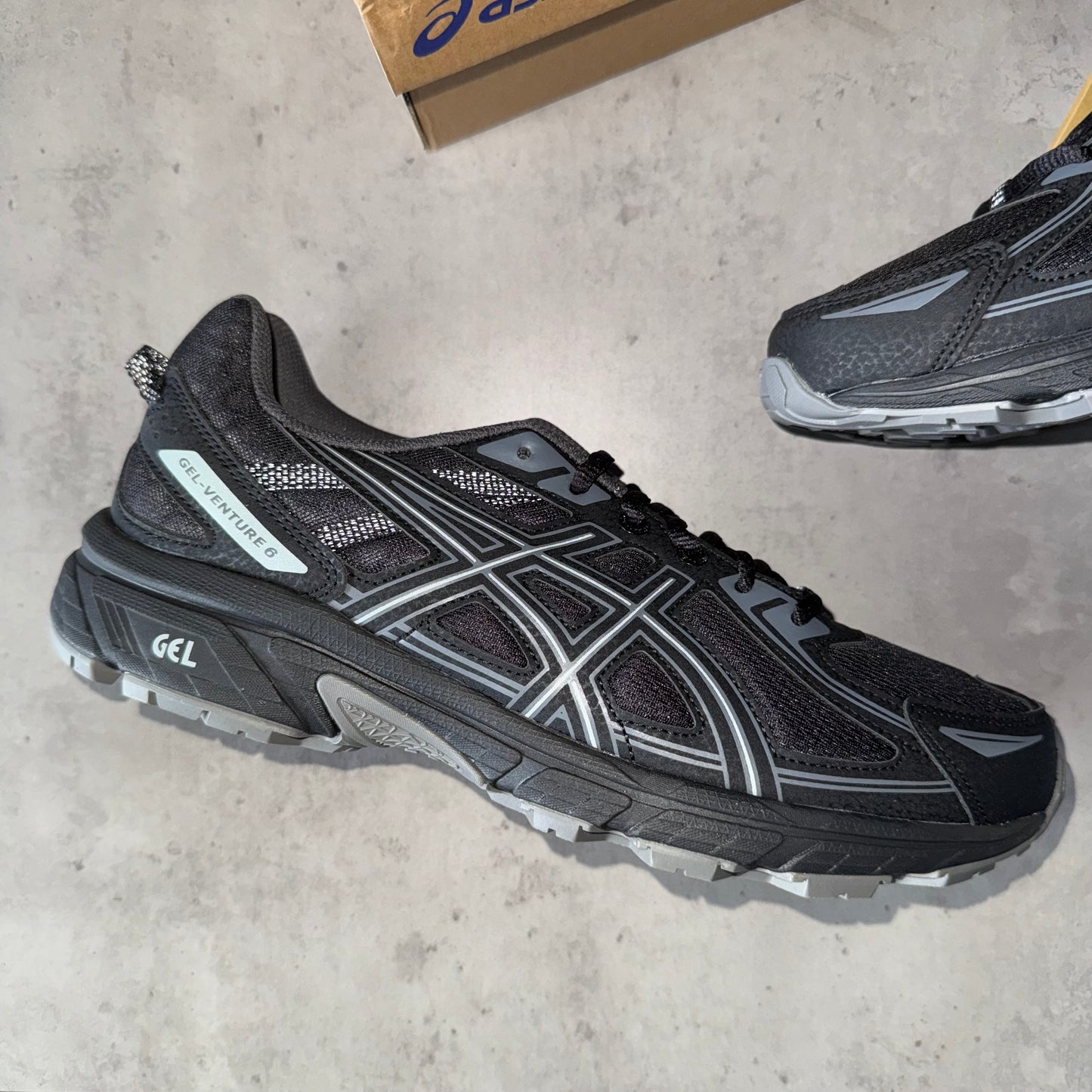 Asics Black Light Mint Gel Venture 6 Trainers