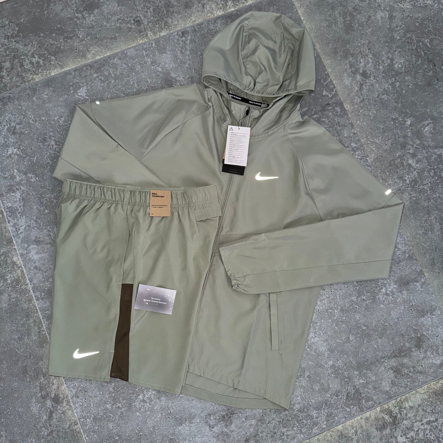 Nike Olive Aura Repel Set