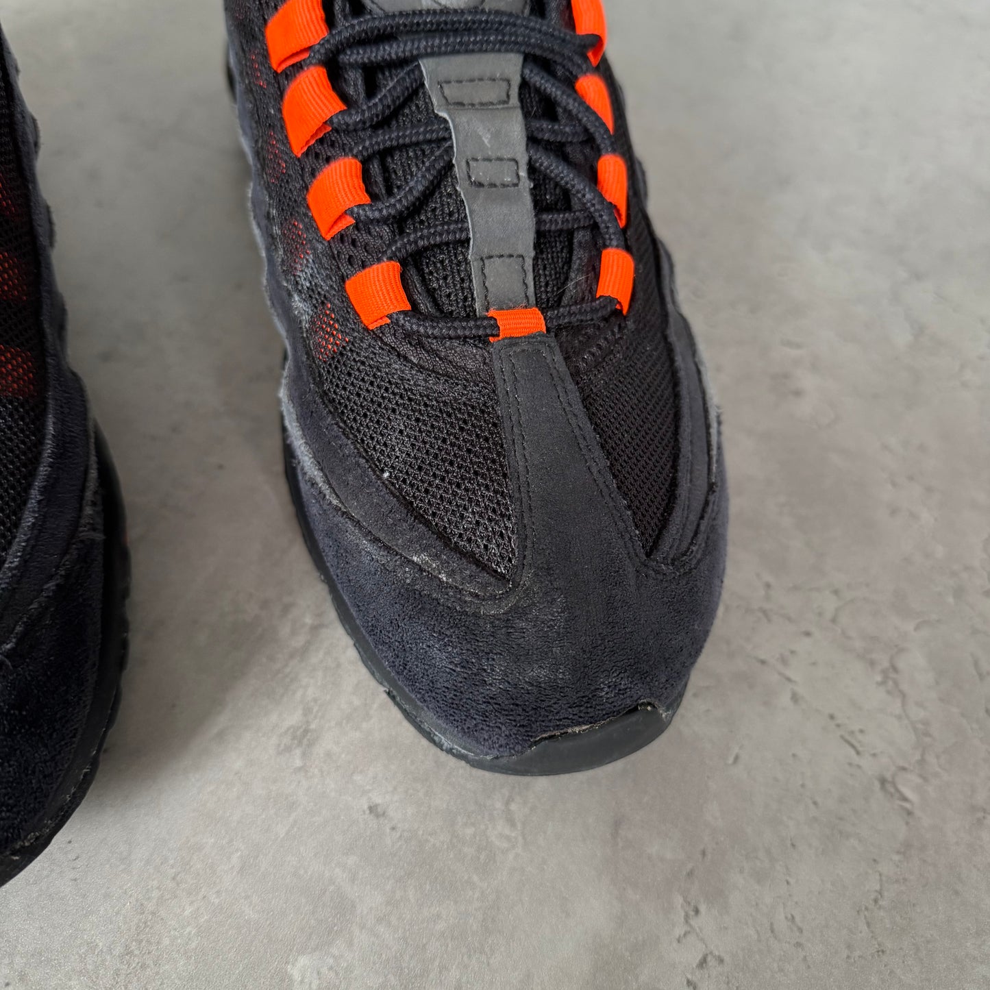 Nike Air Max 95 Hyper Crimson Trainers