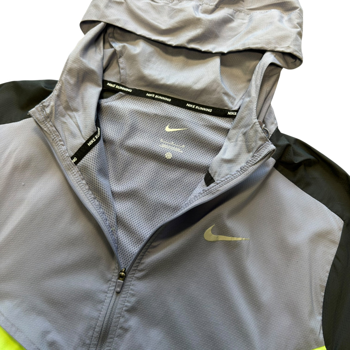 Nike Ghost Green 3 Piece Running Set