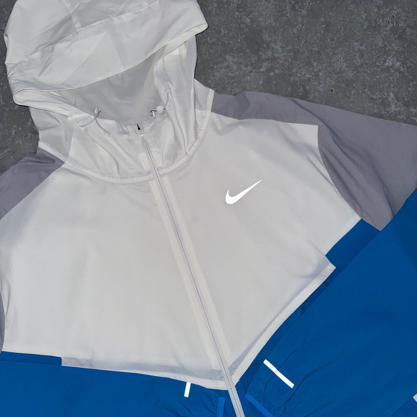 Nike White & Blue UV Windbreaker